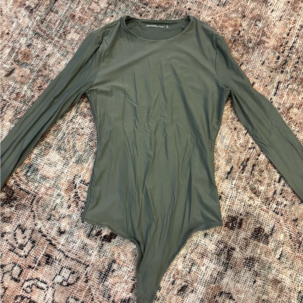 Abercrombie & Fitch Sage Green Long Sleeve Dihble Lined Bodysuit S